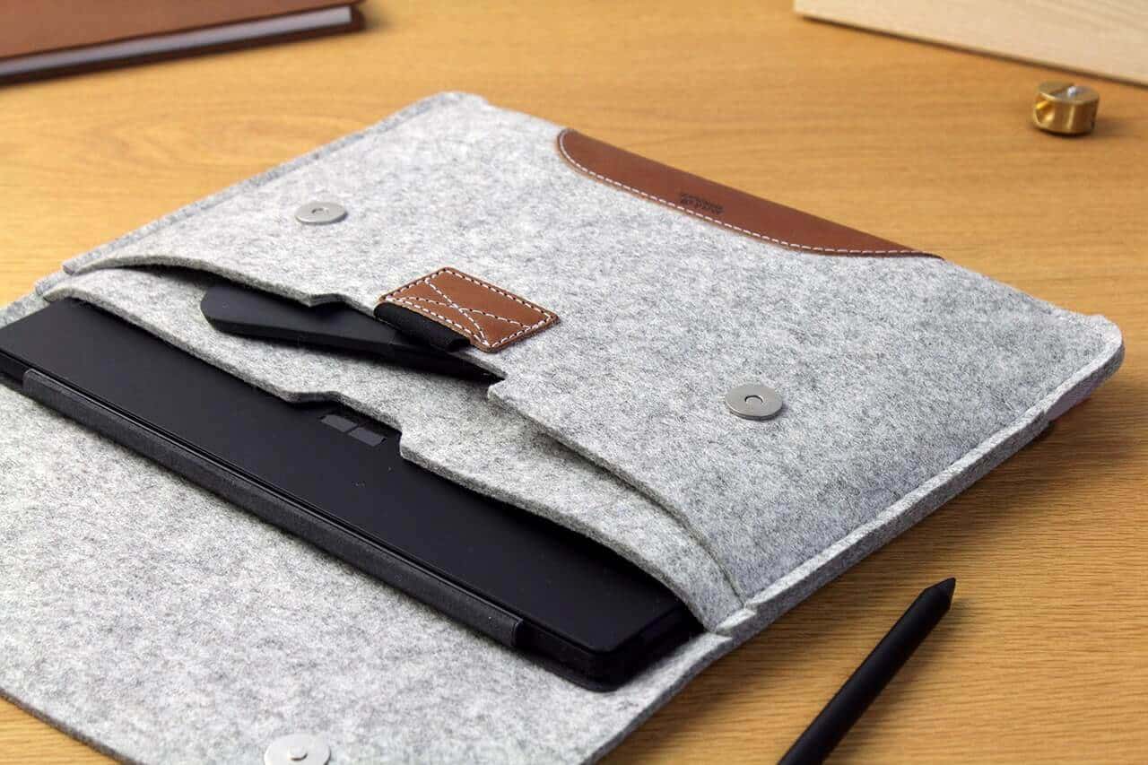 Microsoft Surface Pro Hülle HAMPSHIRE aus Wollfilz-Pack & Smooch