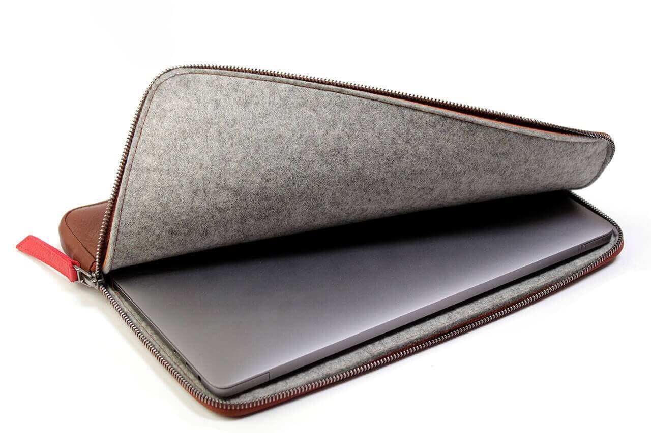Microsoft Surface Pro Hülle ANGUS aus Leder-Pack & Smooch