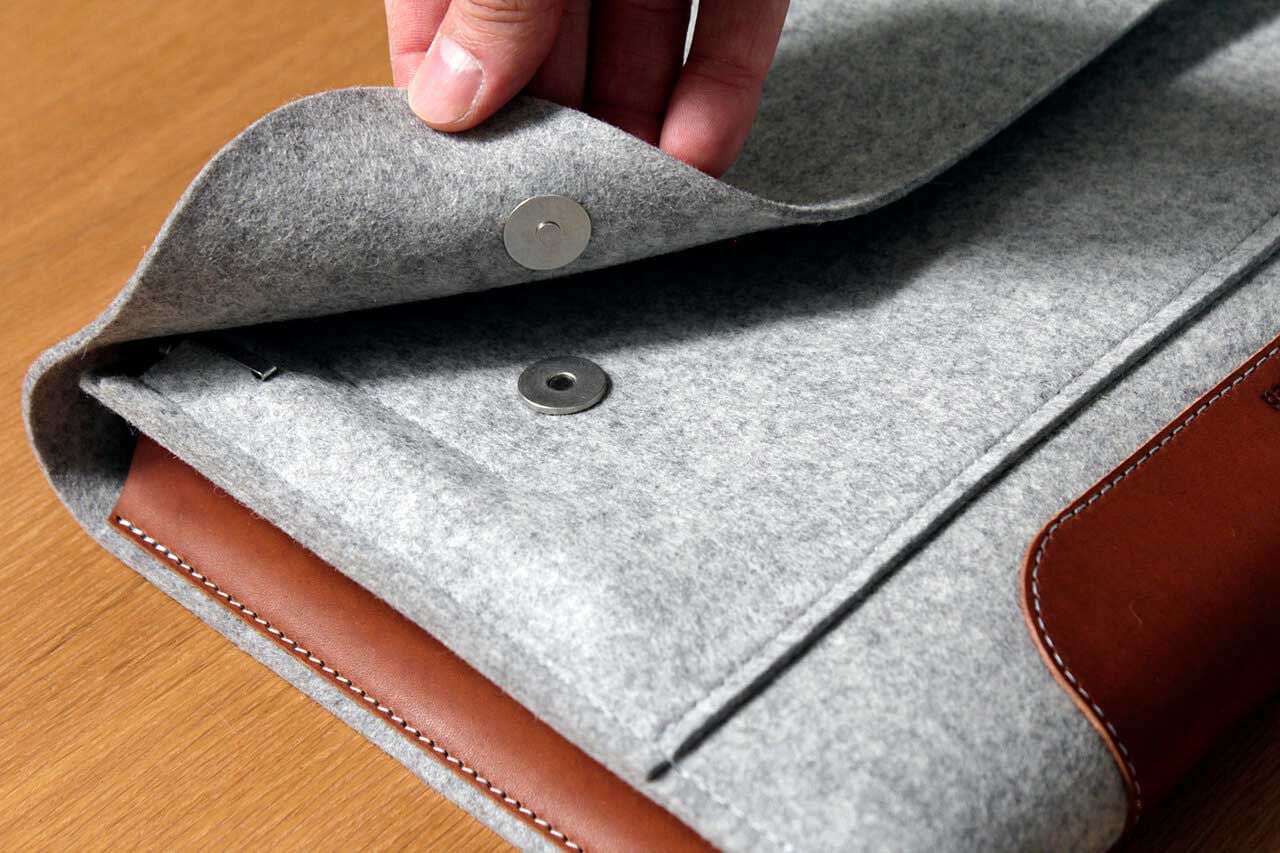 MacBook / Laptop / iPad Tasche CORRIEDALE aus Wollfilz und Leder-Pack & Smooch