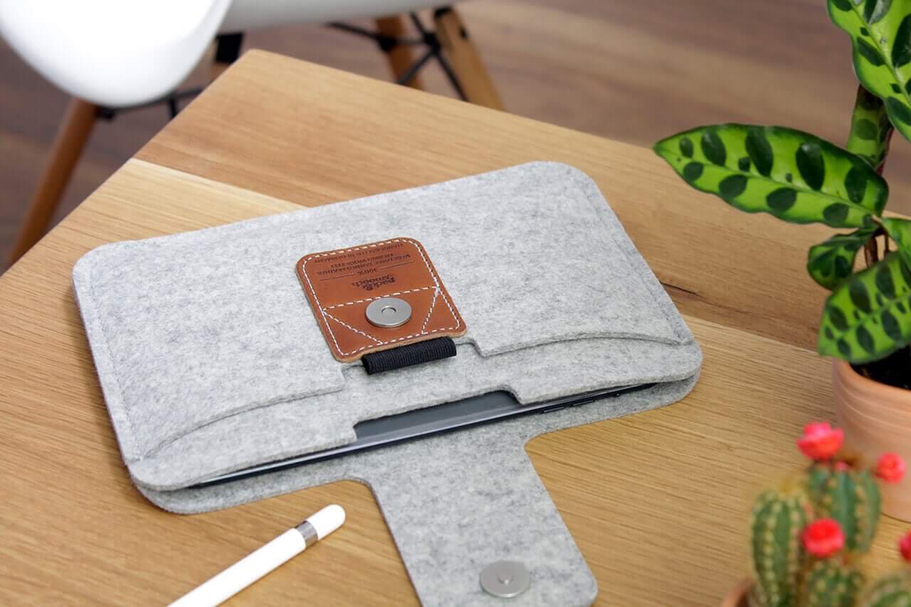 iPad mini Hülle LLEYN aus Wollfilz-Pack & Smooch