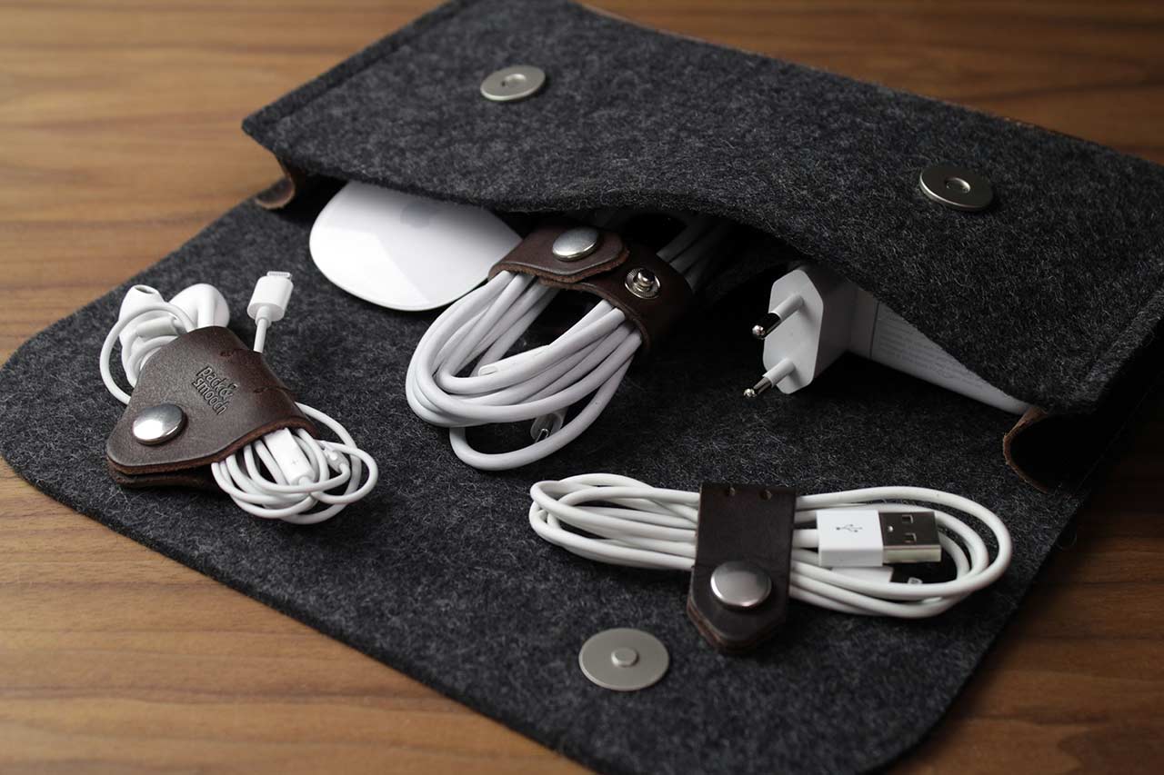 Kabel Organizer Set aus Leder-Pack & Smooch