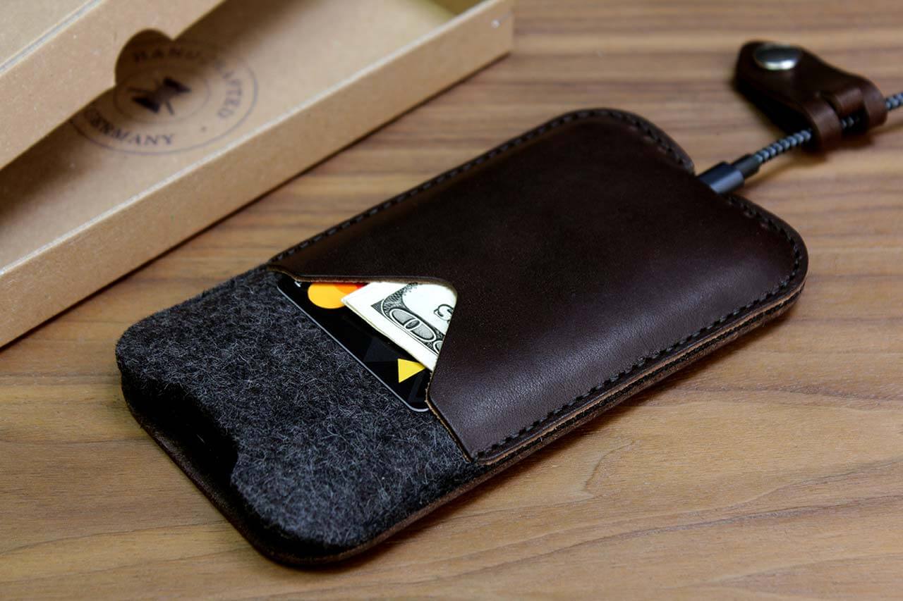 iPhone Hülle KIRKBY aus Leder und Wollfilz-Pack & Smooch