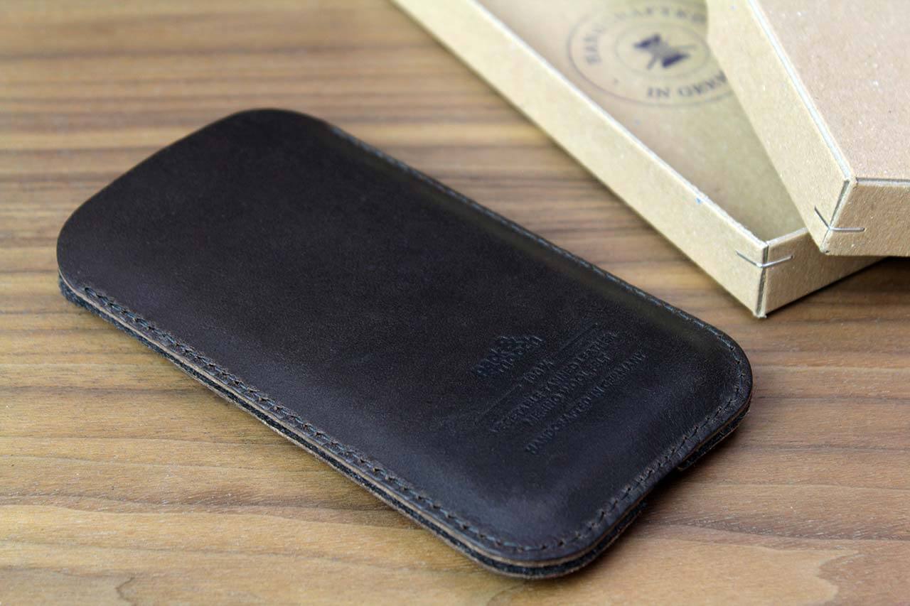 iPhone Hülle KIRKBY aus Leder und Wollfilz-Pack & Smooch