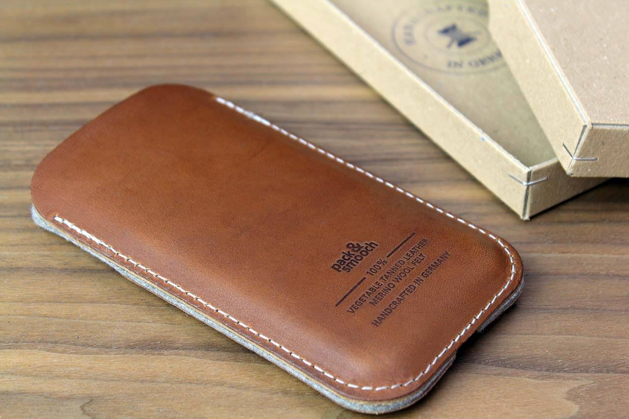 iPhone Hülle KIRKBY aus Leder und Wollfilz-Pack & Smooch