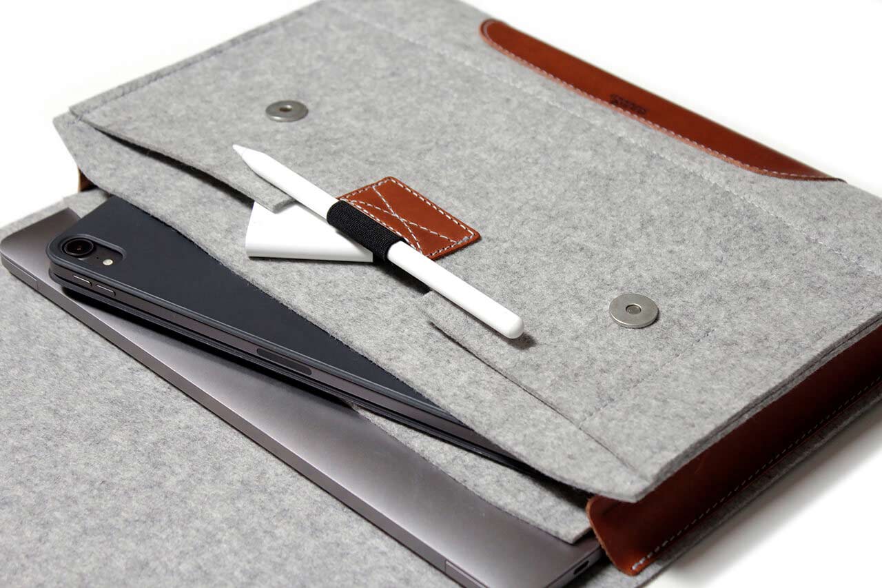 MacBook / Laptop / iPad Tasche CORRIEDALE aus Wollfilz und Leder-Pack & Smooch