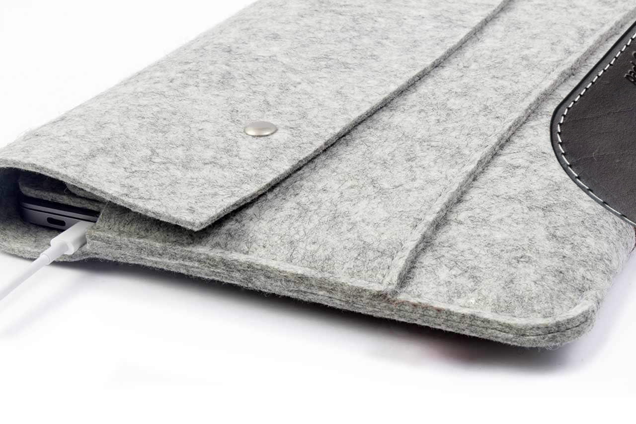 MacBook Pro / MacBook Air Hülle HAMPSHIRE aus Wollfilz und Leder-Pack & Smooch