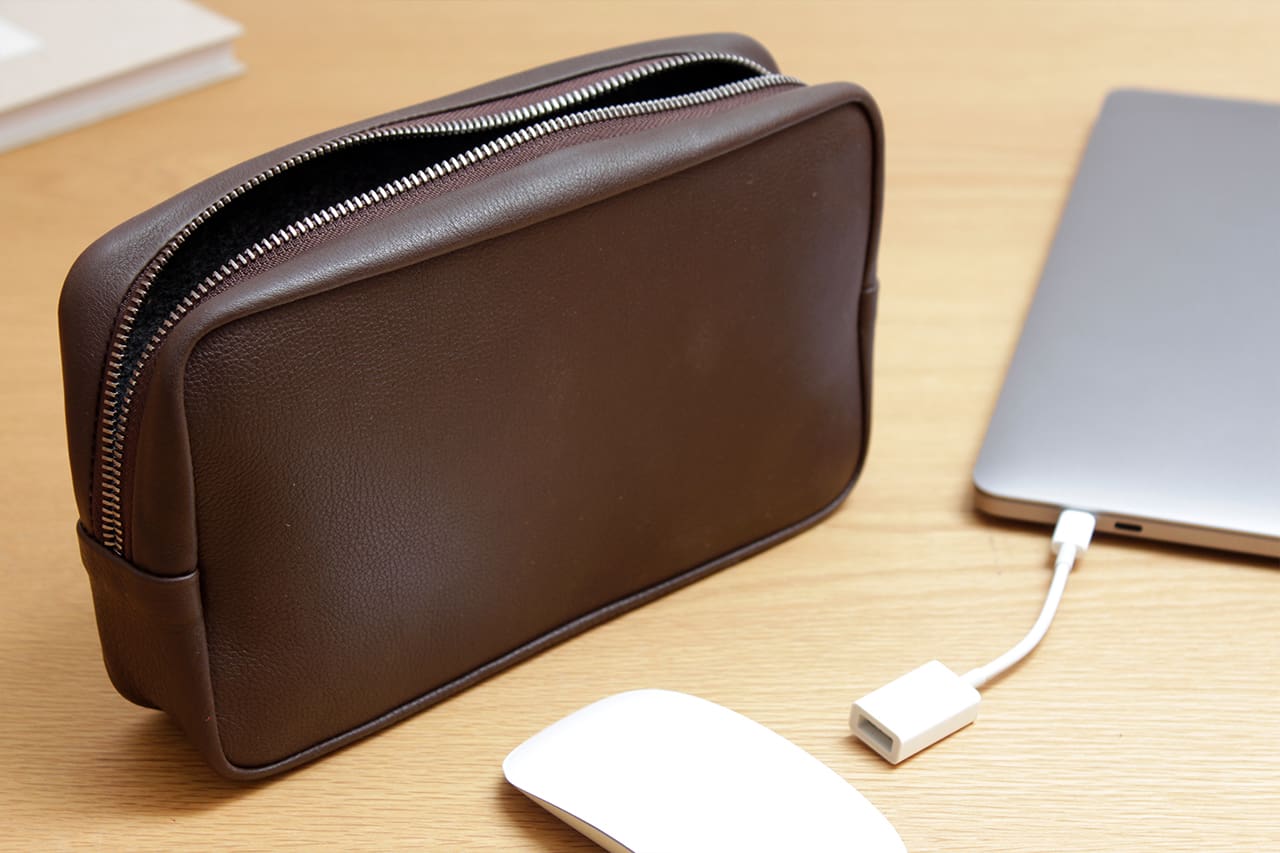 Kabeltasche / Zubehörtasche LONGFORD aus Leder-Pack & Smooch