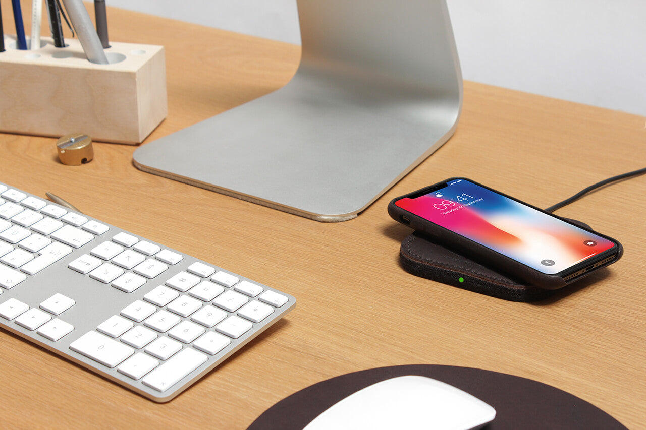 Wireless Charger TAURUS für iPhone-Pack & Smooch