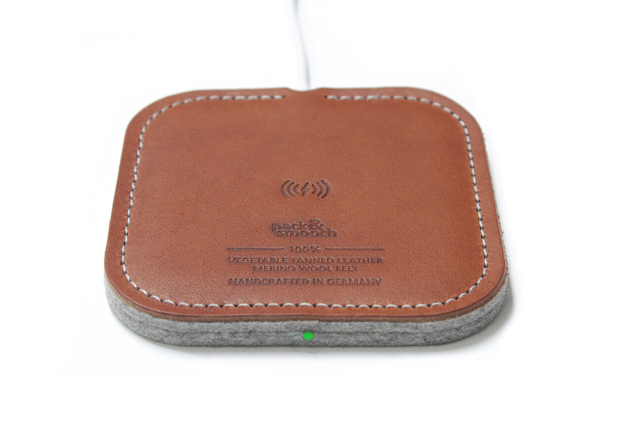 Wireless Charger TAURUS für iPhone-Pack & Smooch