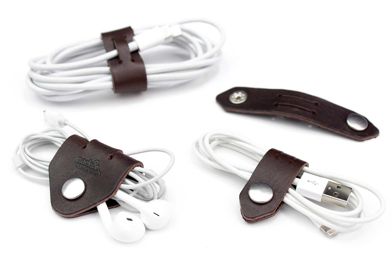 Cable organizer set made of leather